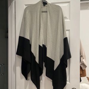 Steve Madden Black & Gray Knit Poncho One Size